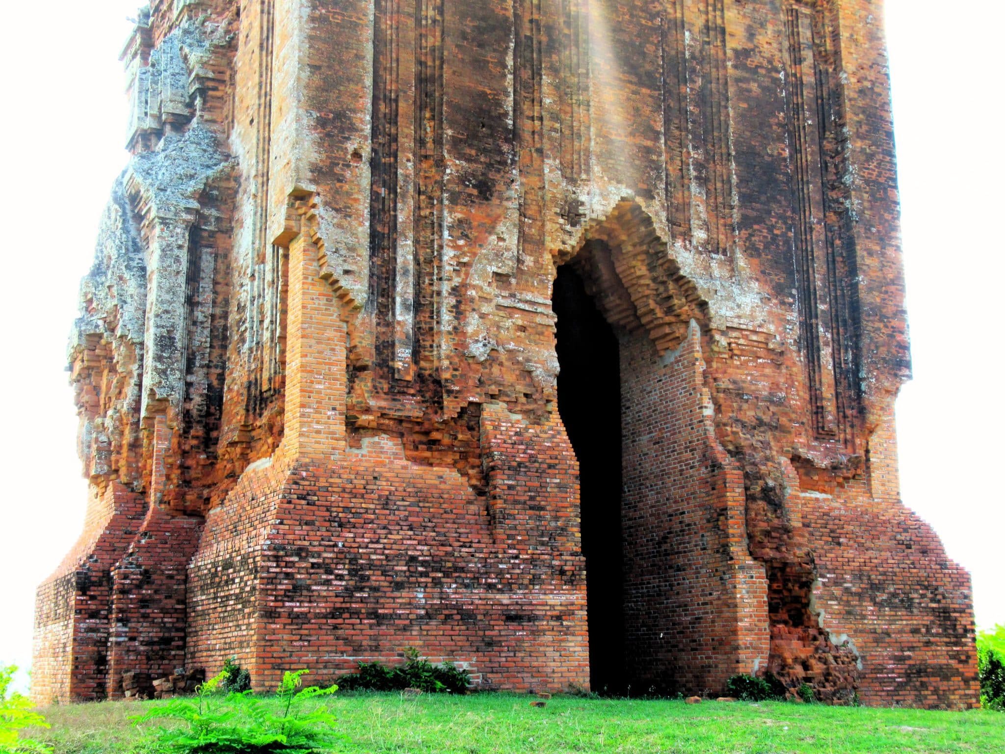 Phú Lốc & Hòn Chuông Towers Champa